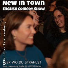 NEW IN TOWN - English Comedy Show 02.08.2026 Hier wo du strahlst
