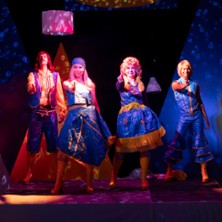 ABBA - Waterloo im Bällebad 09.06.2027 Schlosspark Theater