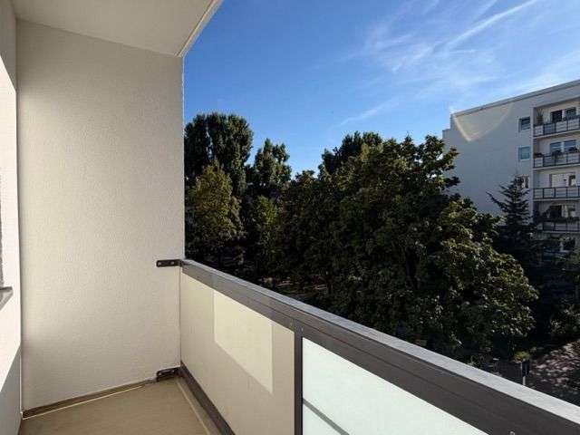 Etagenwohnung Berlin Hellersdorf - 1 Zimmer, 35 m&sup2;, 539&euro; | Angebot:26865831