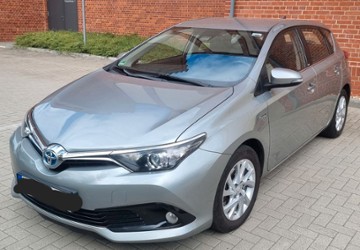 Toyota Auris 335.223 km 8.990 &euro; Berlin 12489
